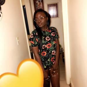 Meet your Posher, Zakiya